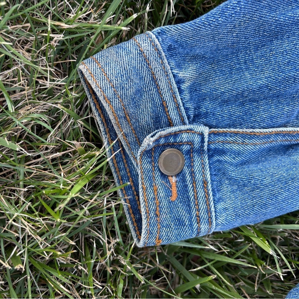 VTG River Trader Denim Distressed Jean Jacket Trucker size small *FLAW - Picture 3 of 9
